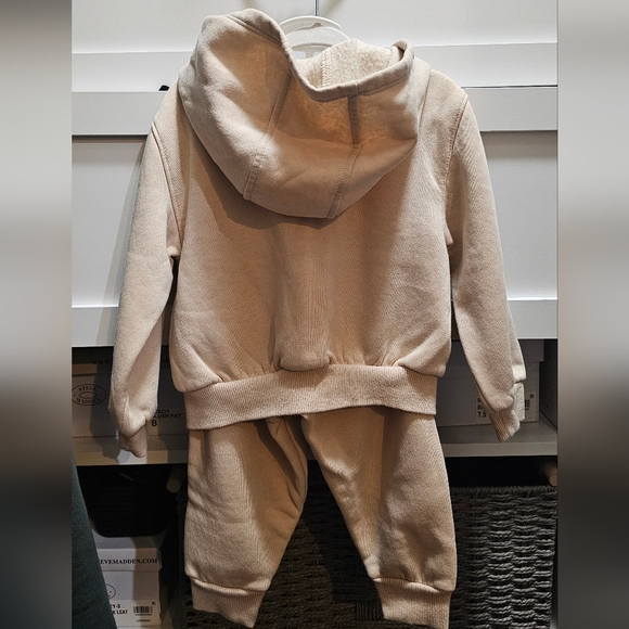 Nike Black and Beige Hoodie Set - Picture 8 of 9